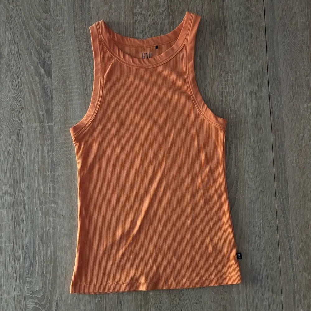❌SOLD❌ GAP Ribbed Racerback Tank Top - Picture 3 of 6